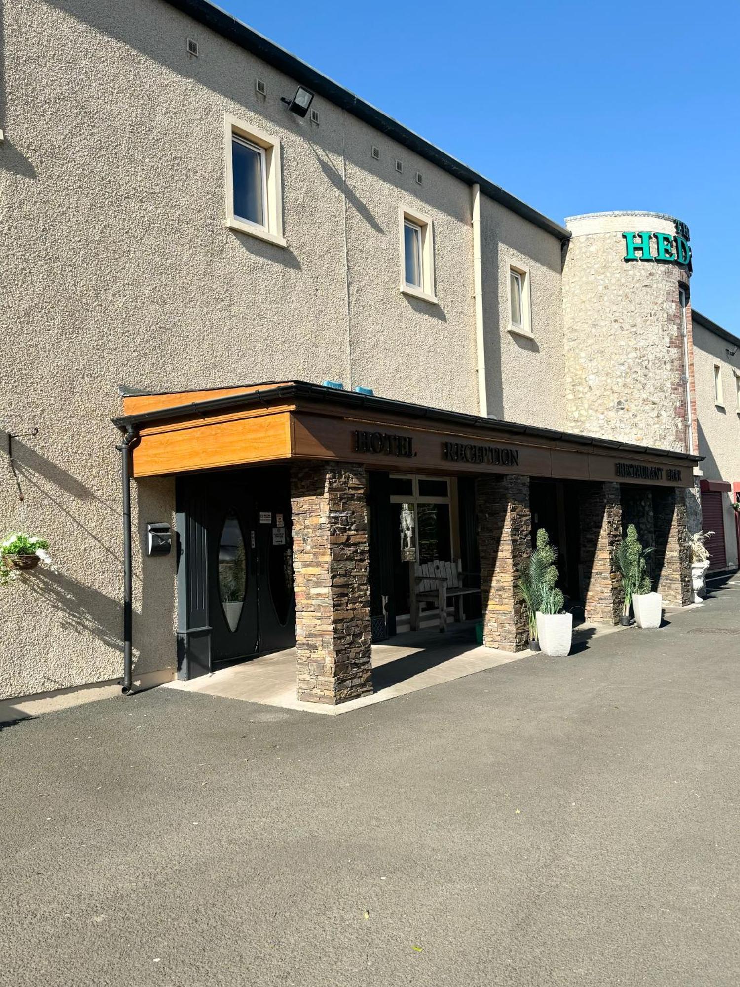 The Hedges Hotel Stranocum Exterior foto